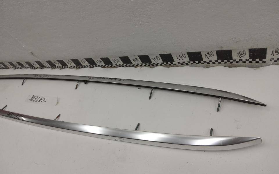 Рейлинг (релинг) левый (планка на крышу)