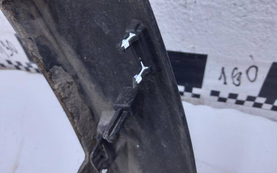 Накладка переднего крыла левого