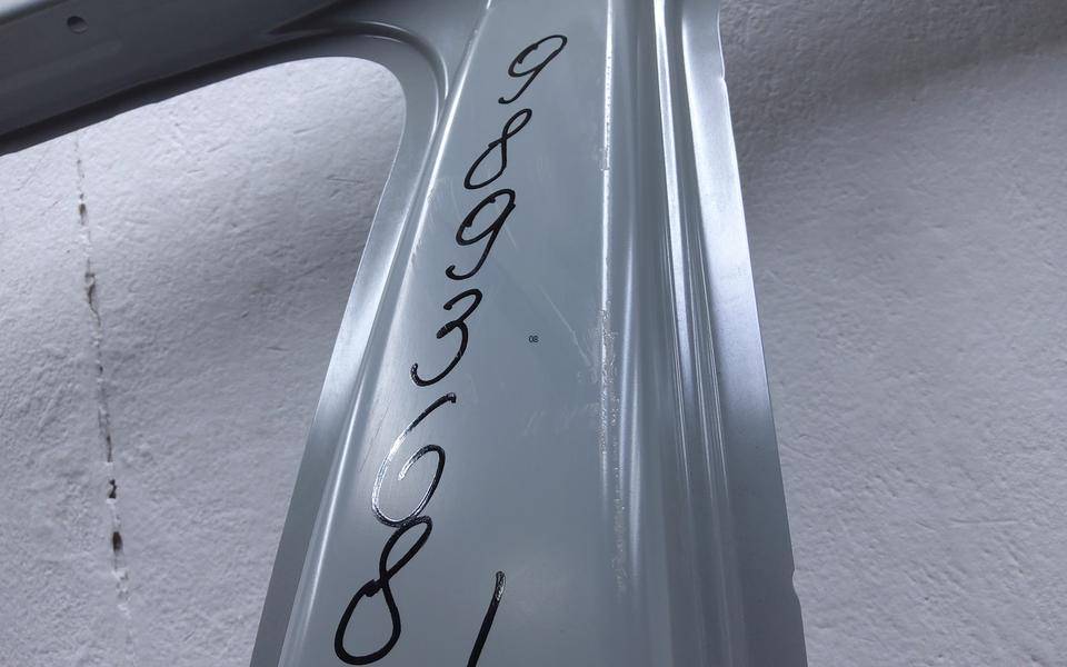 Кузовной элемент