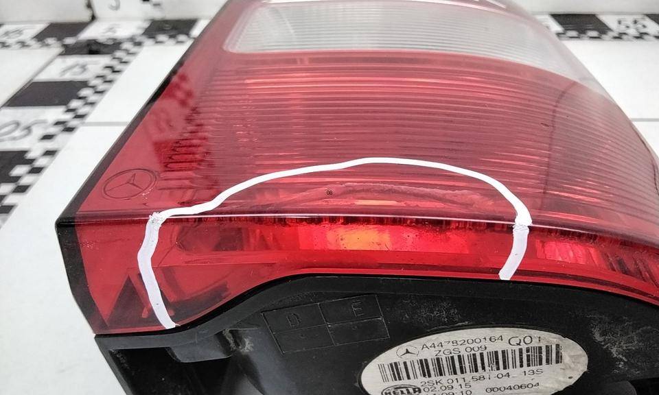 Фонарь задний правый