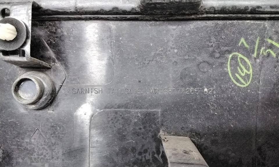 Накладка крышки багажника