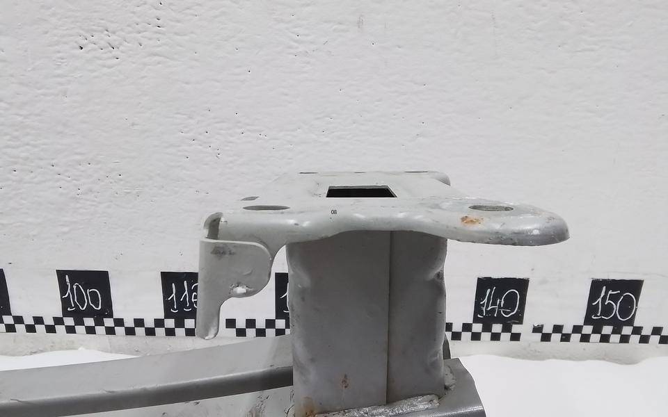 Усилитель переднего бампера