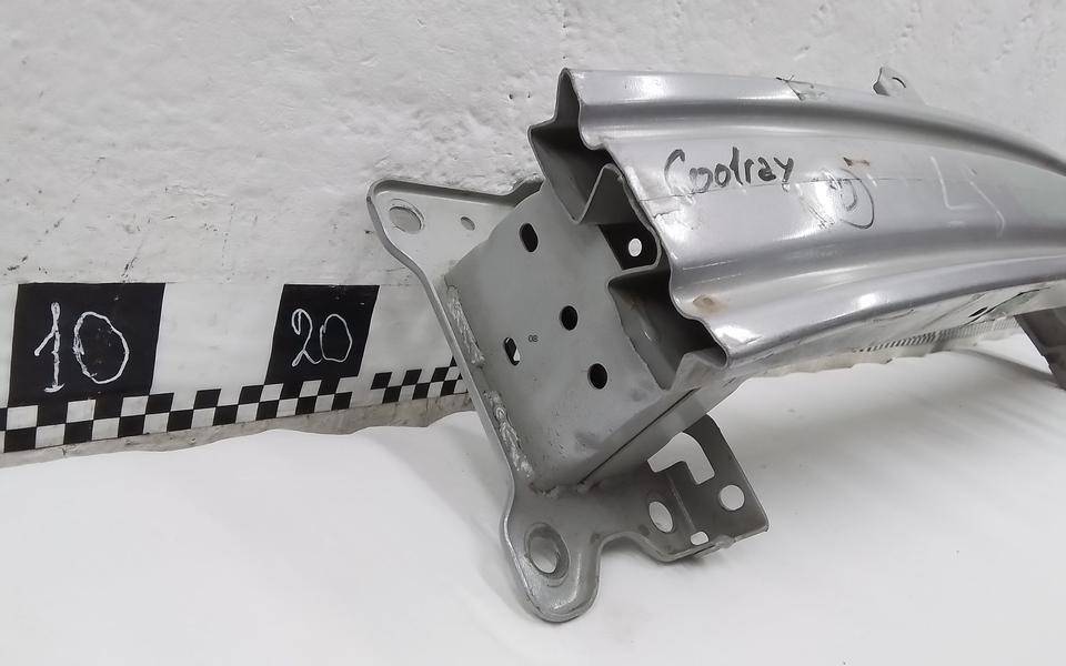 Усилитель переднего бампера