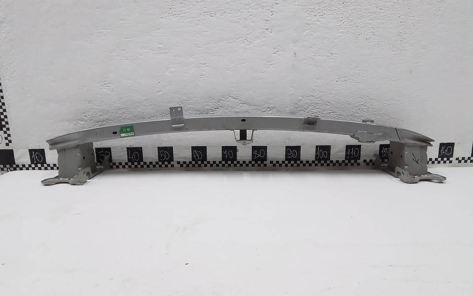 Усилитель переднего бампера