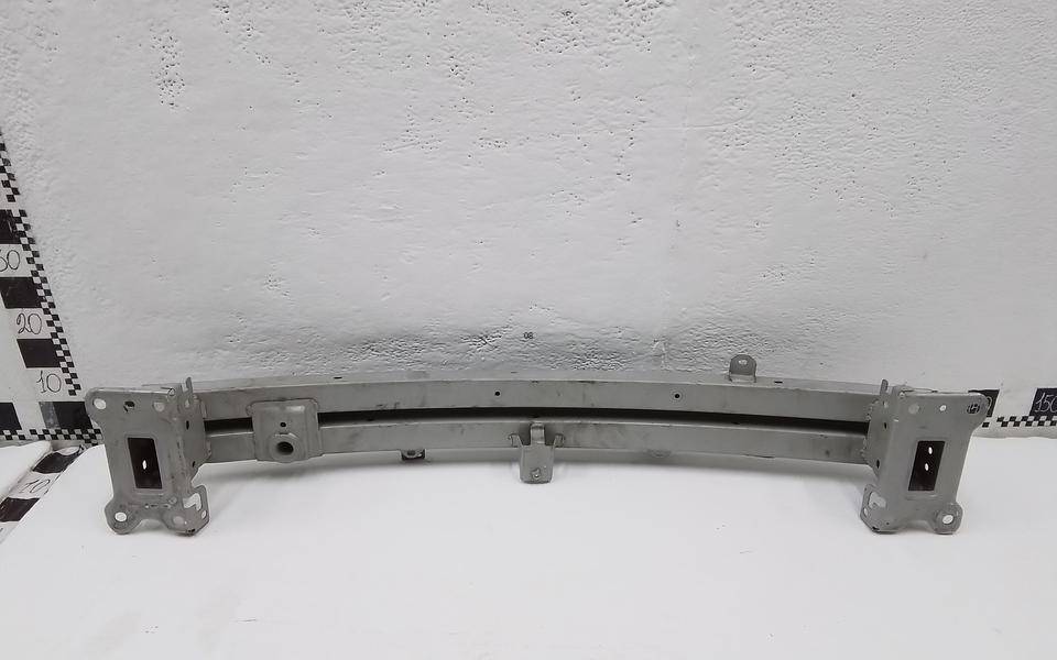 Усилитель переднего бампера