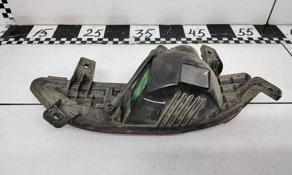 Фонарь задний в бампер правый