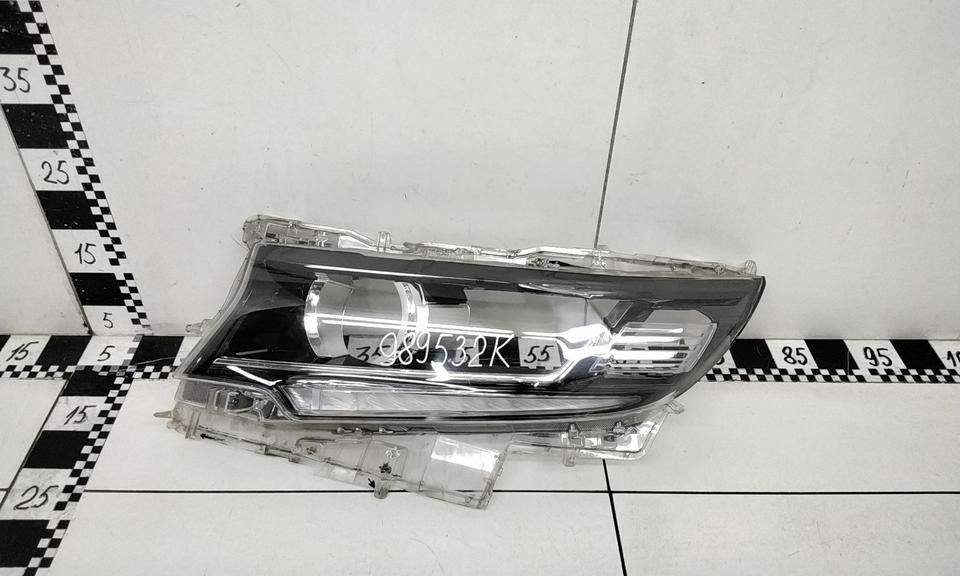 Стекло фары левой