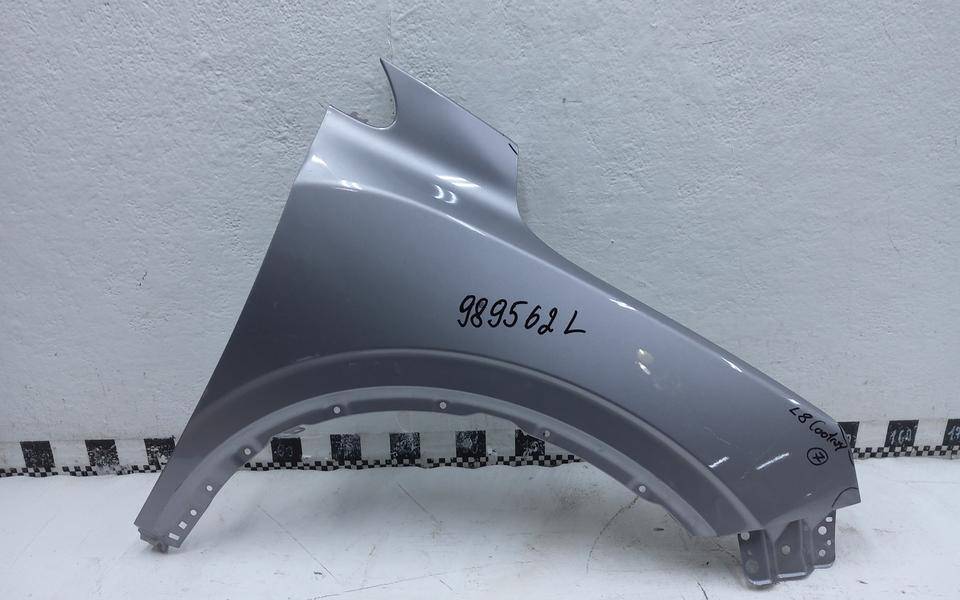 Крыло переднее правое