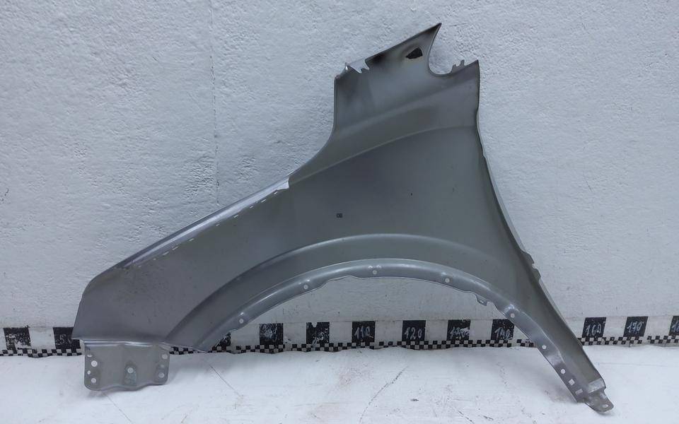 Крыло переднее правое