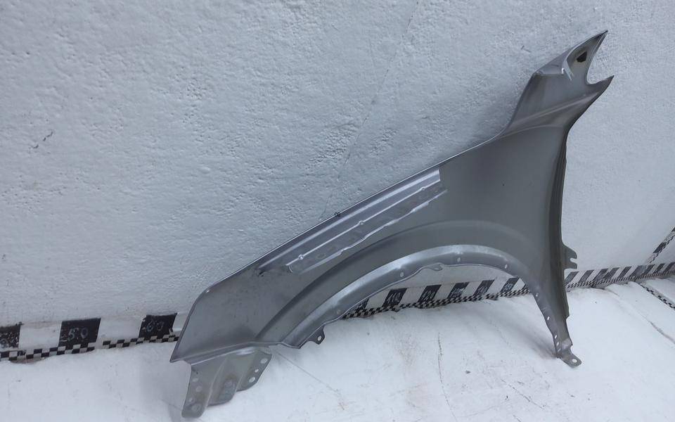 Крыло переднее правое