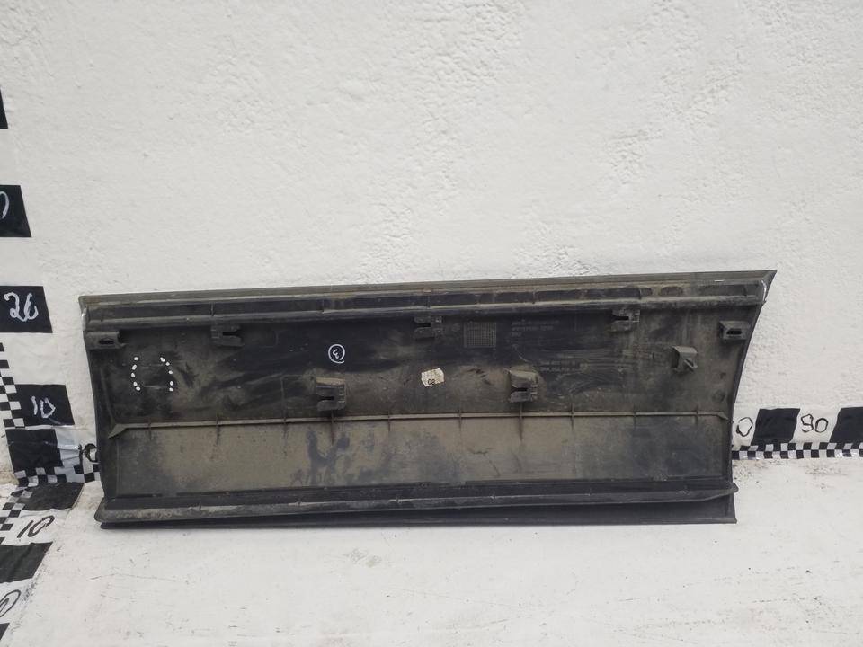 Накладка двери задней правой