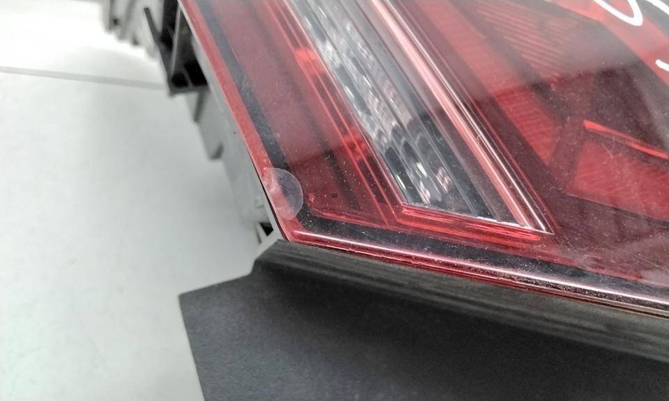 Фонарь задний наружный левый