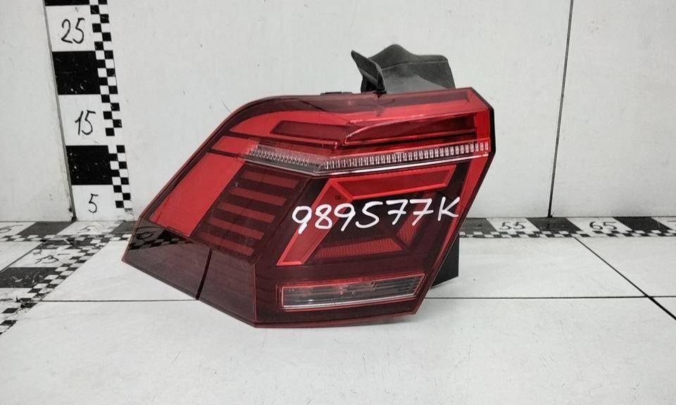 Фонарь задний наружный левый