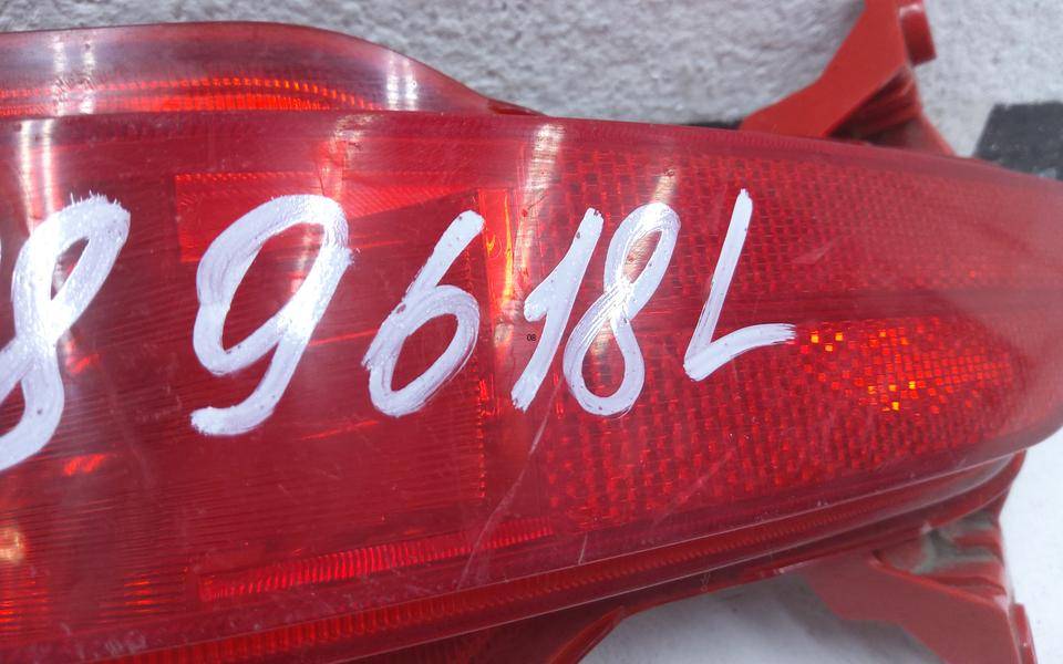 Фонарь задний в бампер левый