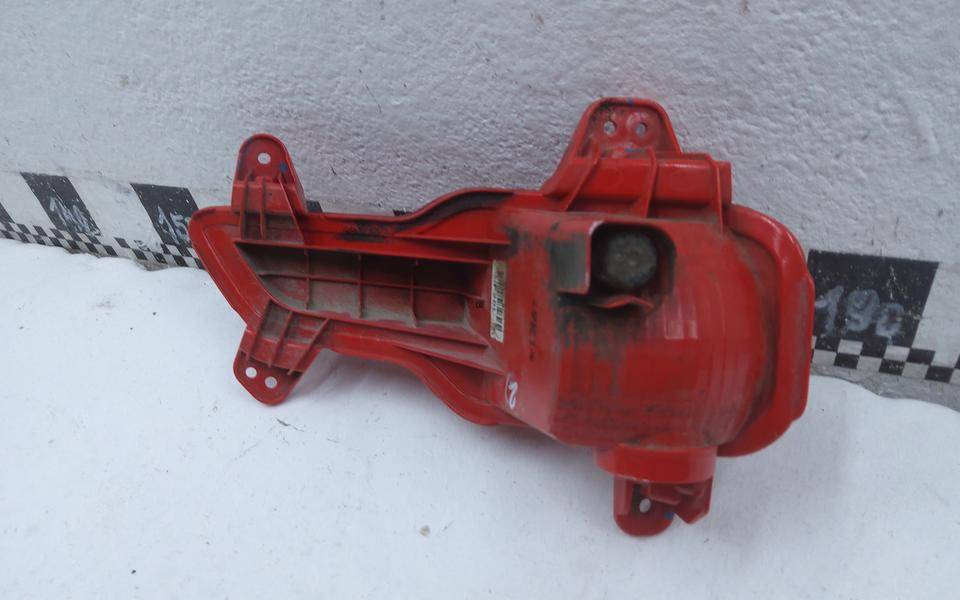 Фонарь задний в бампер левый