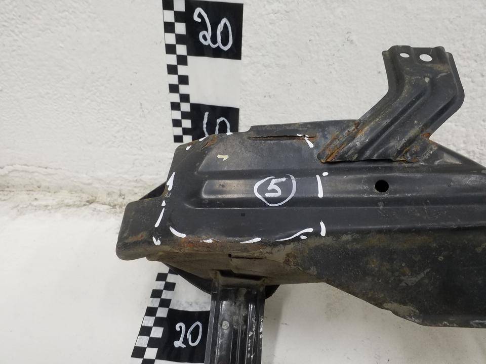 Усилитель заднего бампера