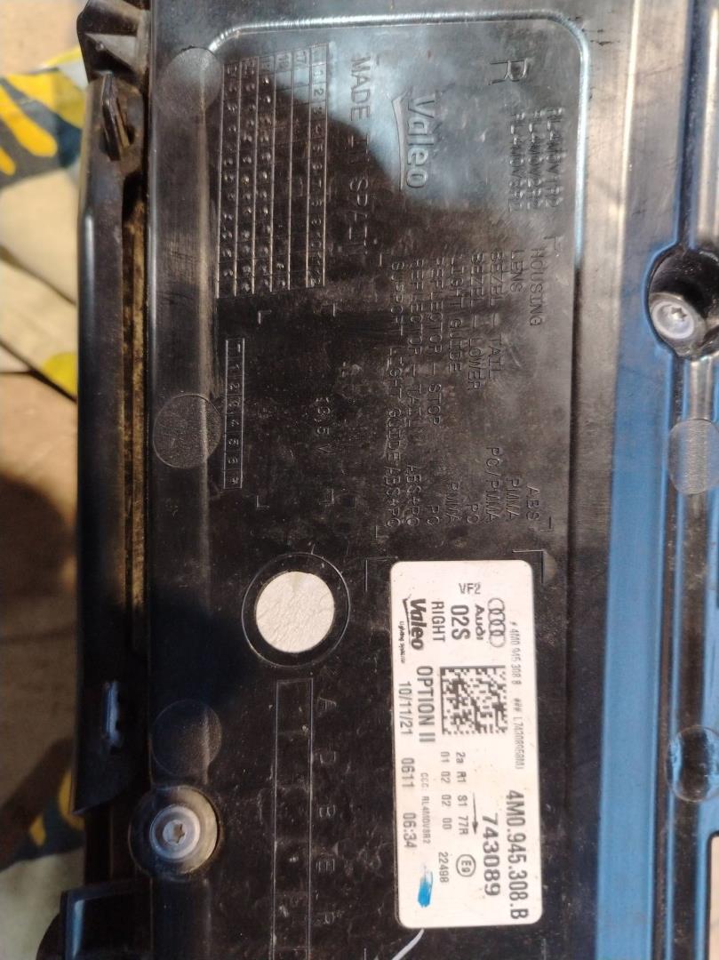 Фонарь задний правый