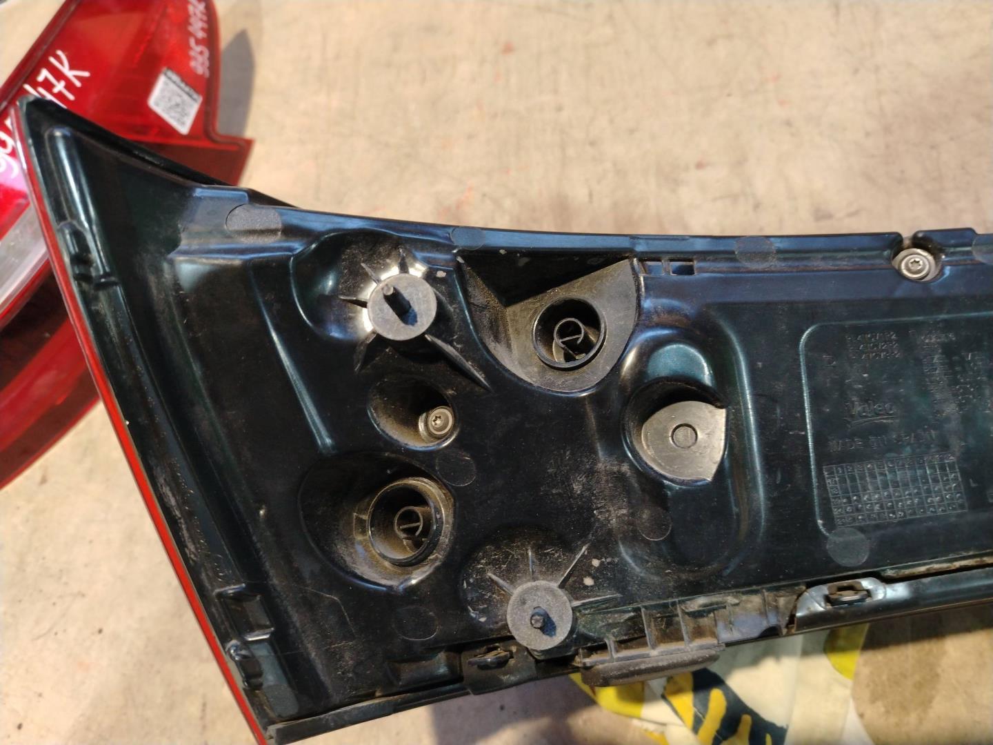 Фонарь задний правый