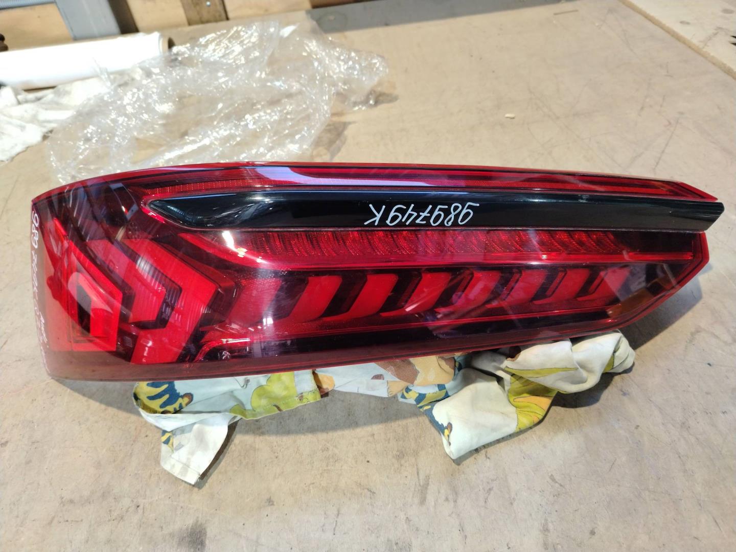 Фонарь задний правый