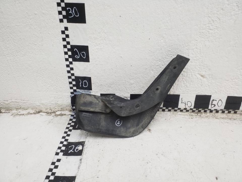 Брызговик задний левый