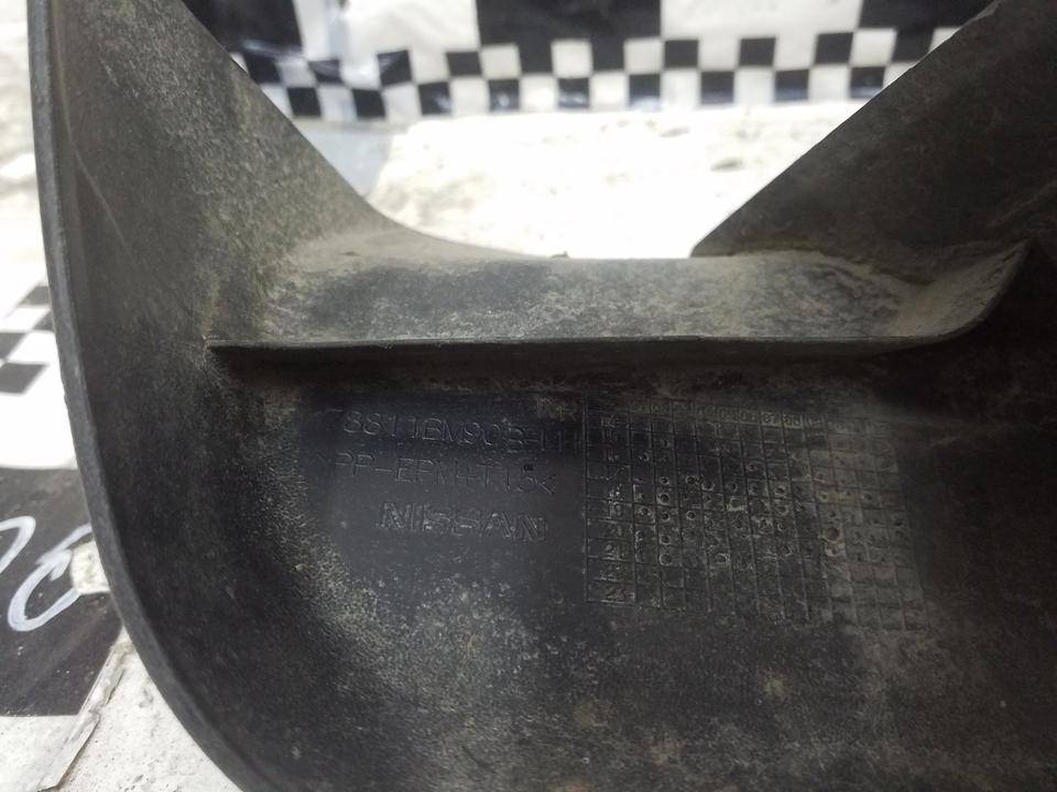 Брызговик задний левый