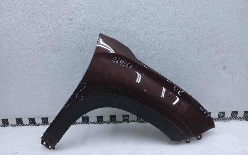 Крыло переднее правое