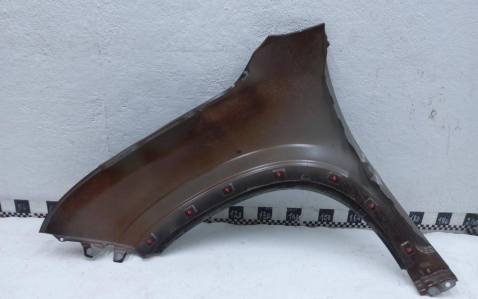 Крыло переднее правое