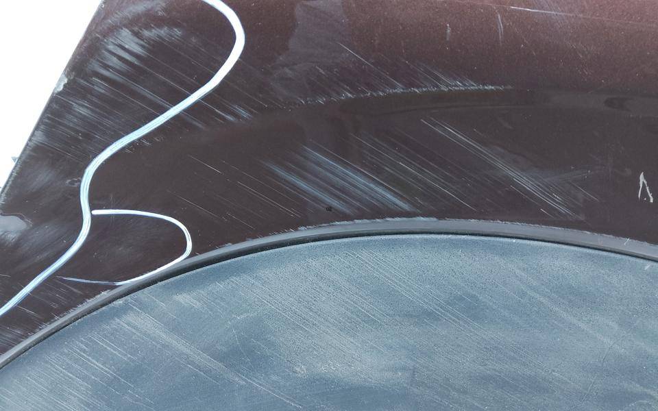 Крыло переднее правое