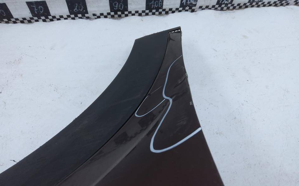 Крыло переднее правое