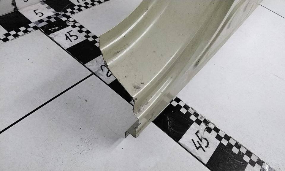 Кузовной элемент