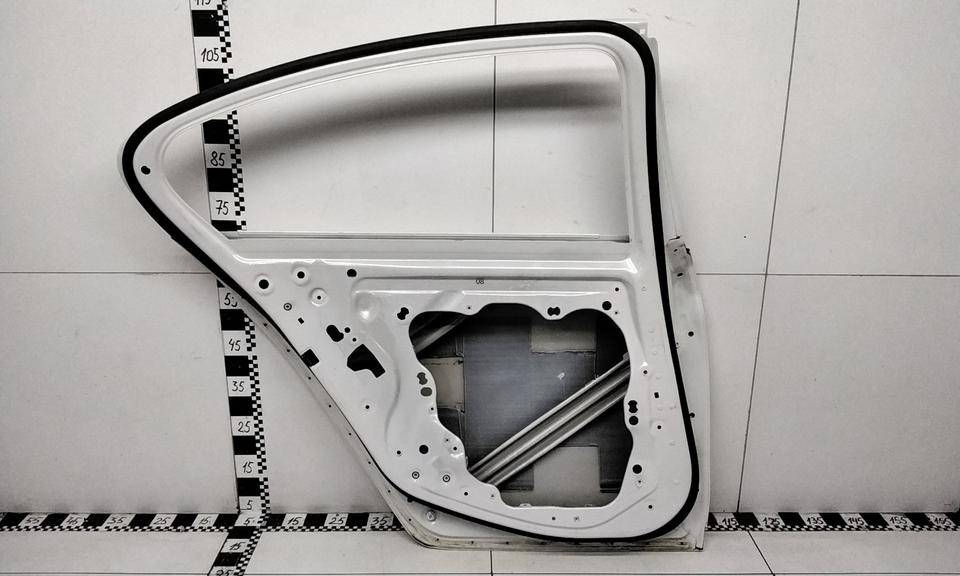 Дверь задняя левая