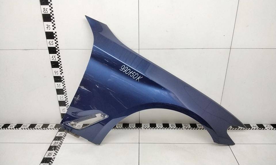 Крыло переднее правое