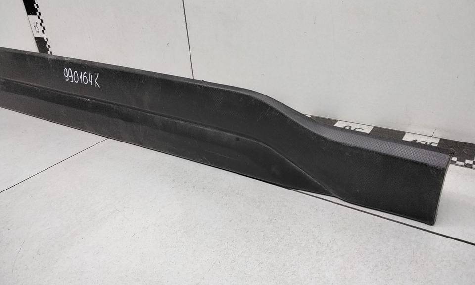 Накладка двери передней правой