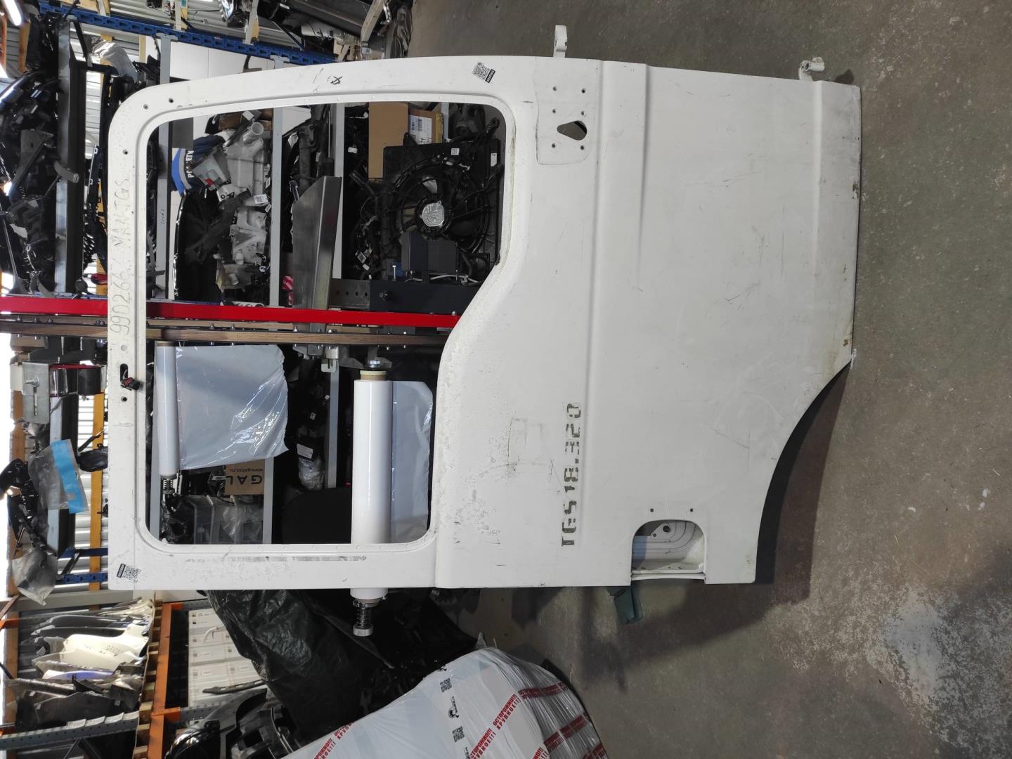 Дверь передняя правая