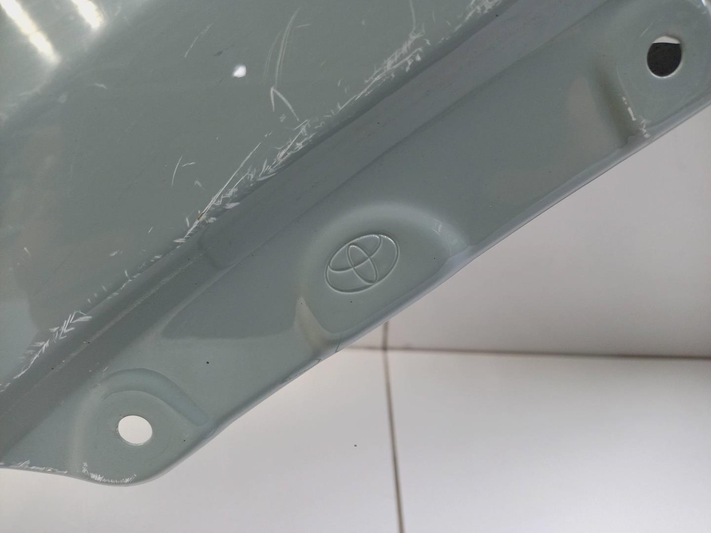 Крыло переднее левое