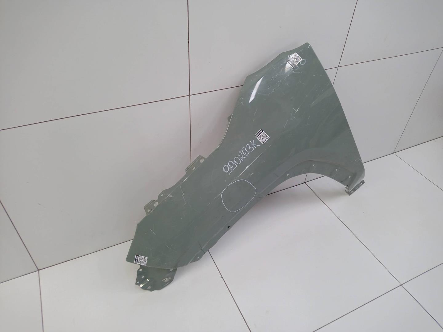 Крыло переднее левое