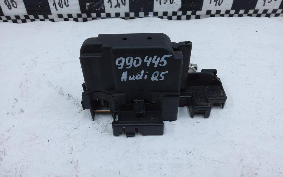 Клемма аккумулятора +