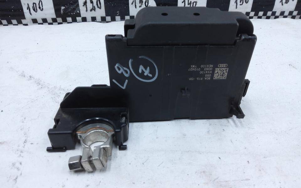 Клемма аккумулятора +