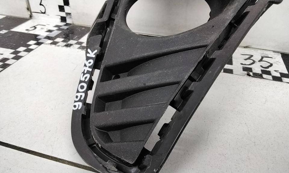 Накладка переднего бампера правая