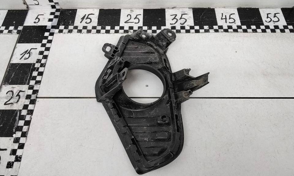 Накладка переднего бампера правая