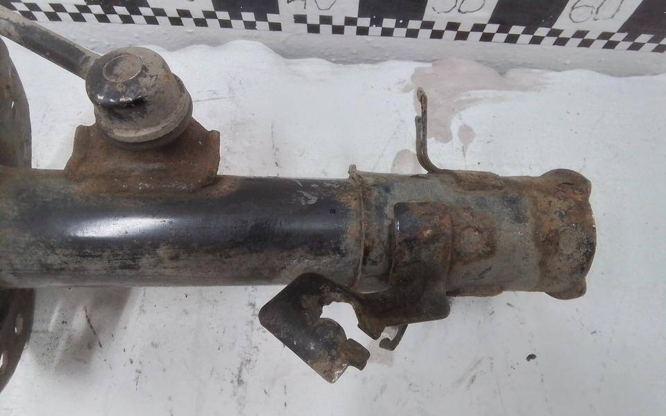 Амортизатор передний правый