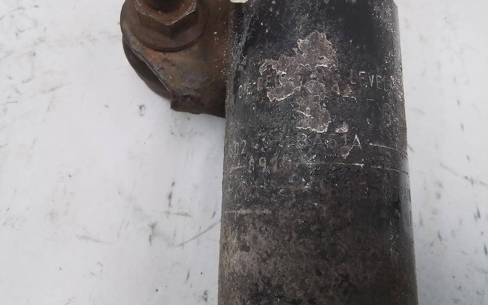 Амортизатор передний правый