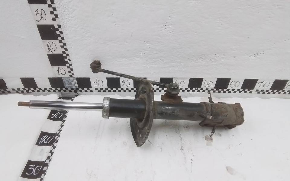 Амортизатор передний правый