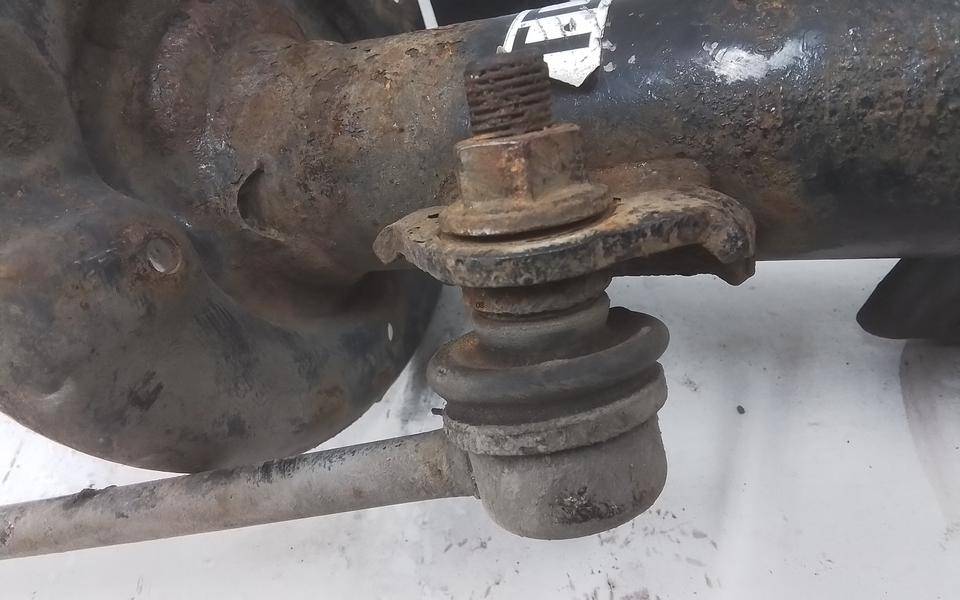 Амортизатор передний правый