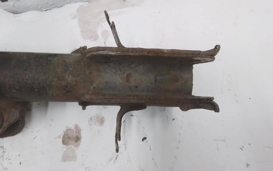 Амортизатор передний правый