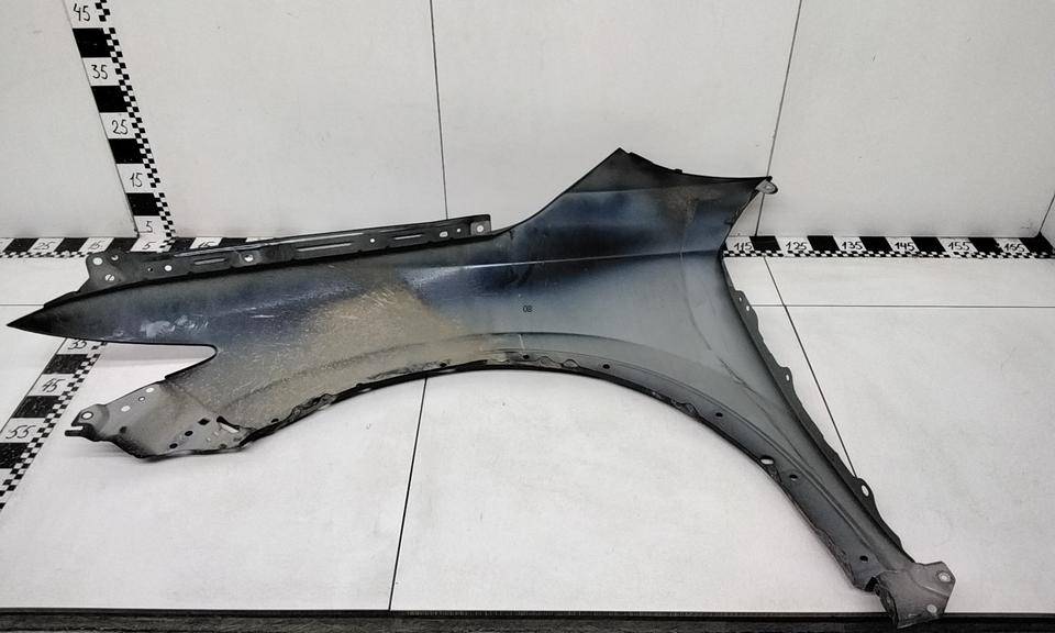 Крыло переднее правое