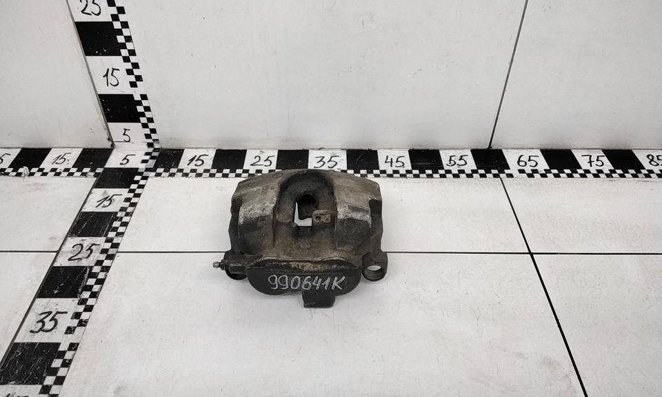 Суппорт передний правый