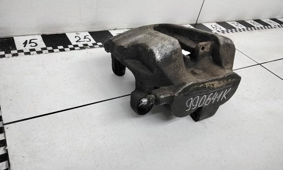 Суппорт передний правый