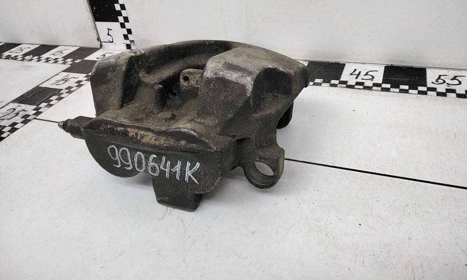 Суппорт передний правый