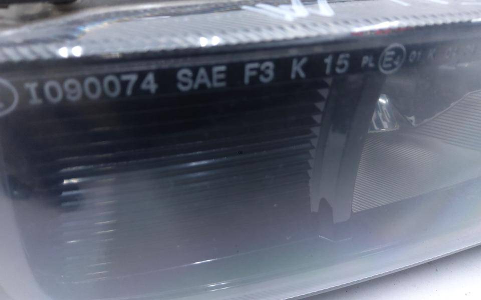 Фара противотуманная правая